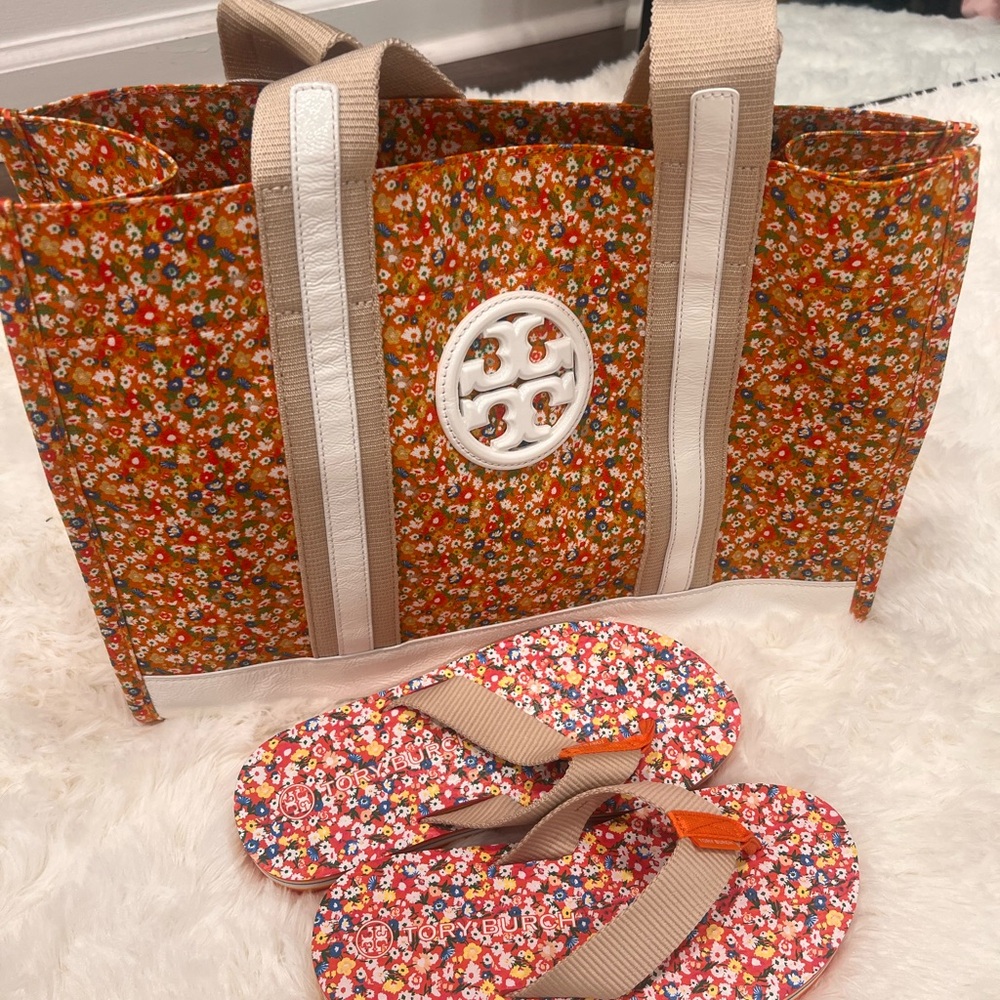 Tory Burch Floral Tote with matching sz 7 flip flops